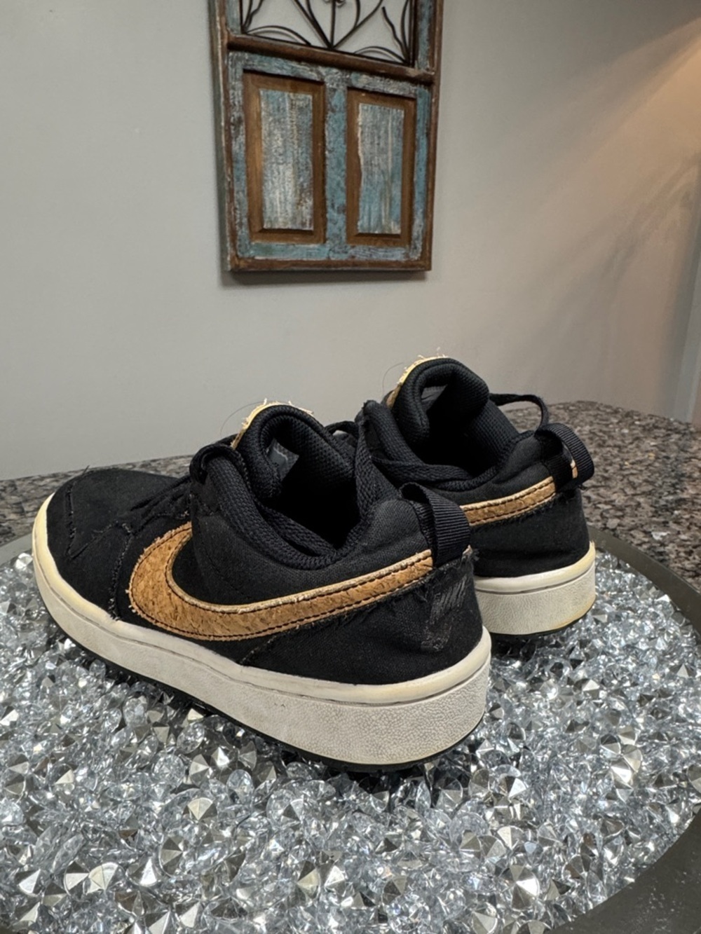 Nike Black and Tan cork leather Low-Top Sneakers 5Y - Picture 4 of 13